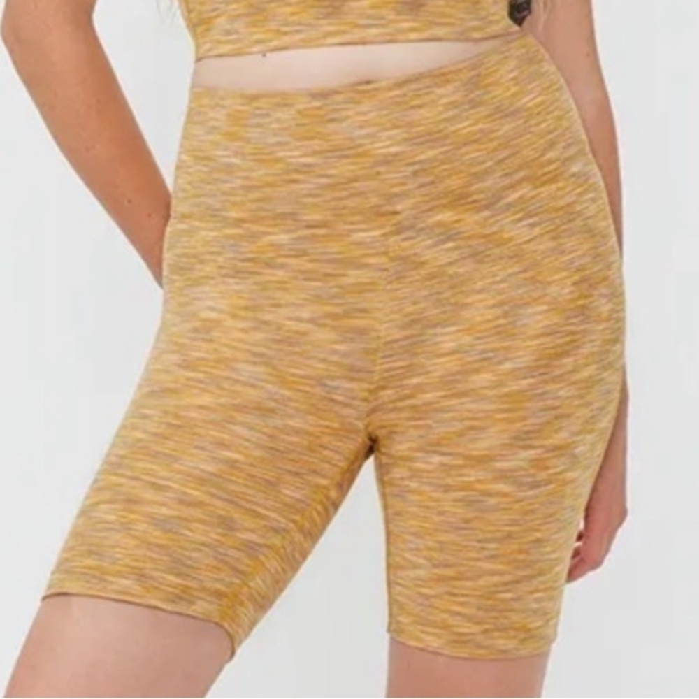 NWT Outdoor Voices Freeform Flow 7” Bike Shorts XS Sunset Yellow